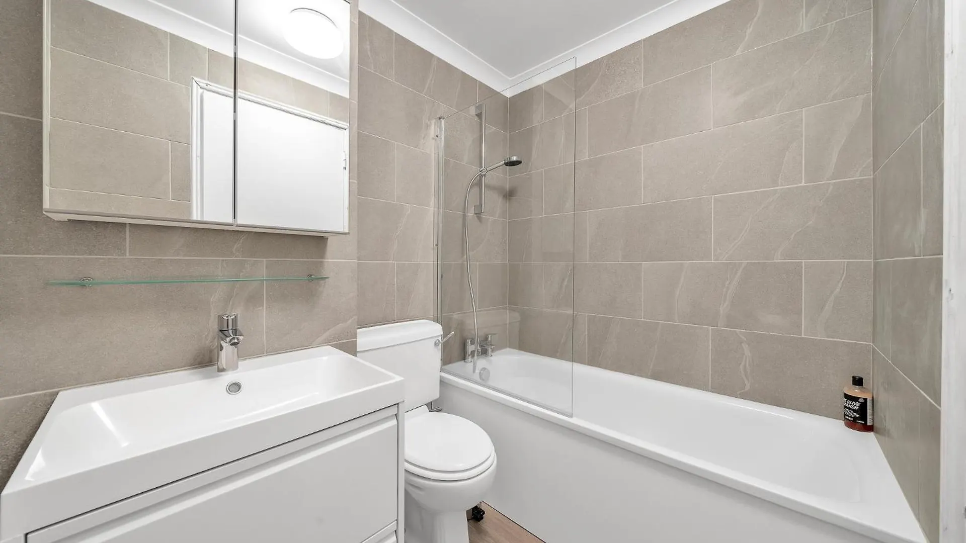 Holiday home Tower Bridge 2 Bedrooms House London