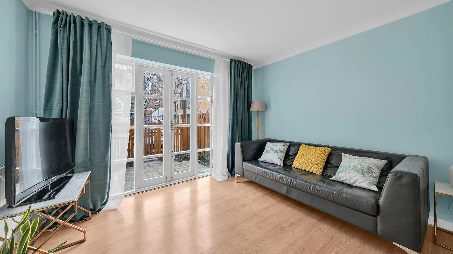 Tower Bridge 2 Bedrooms House London
